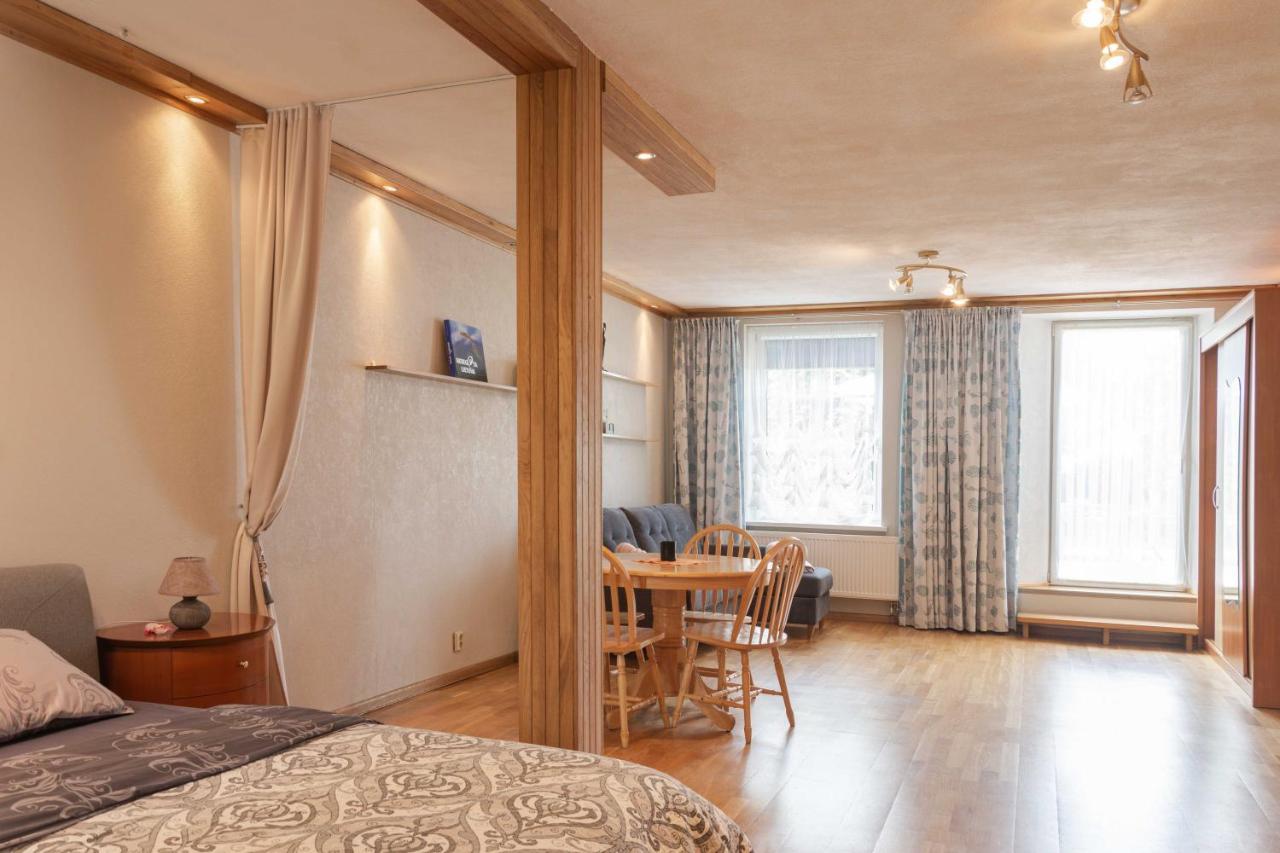 Cozy One Room Apartment With Yard Juodkrantė Екстериор снимка