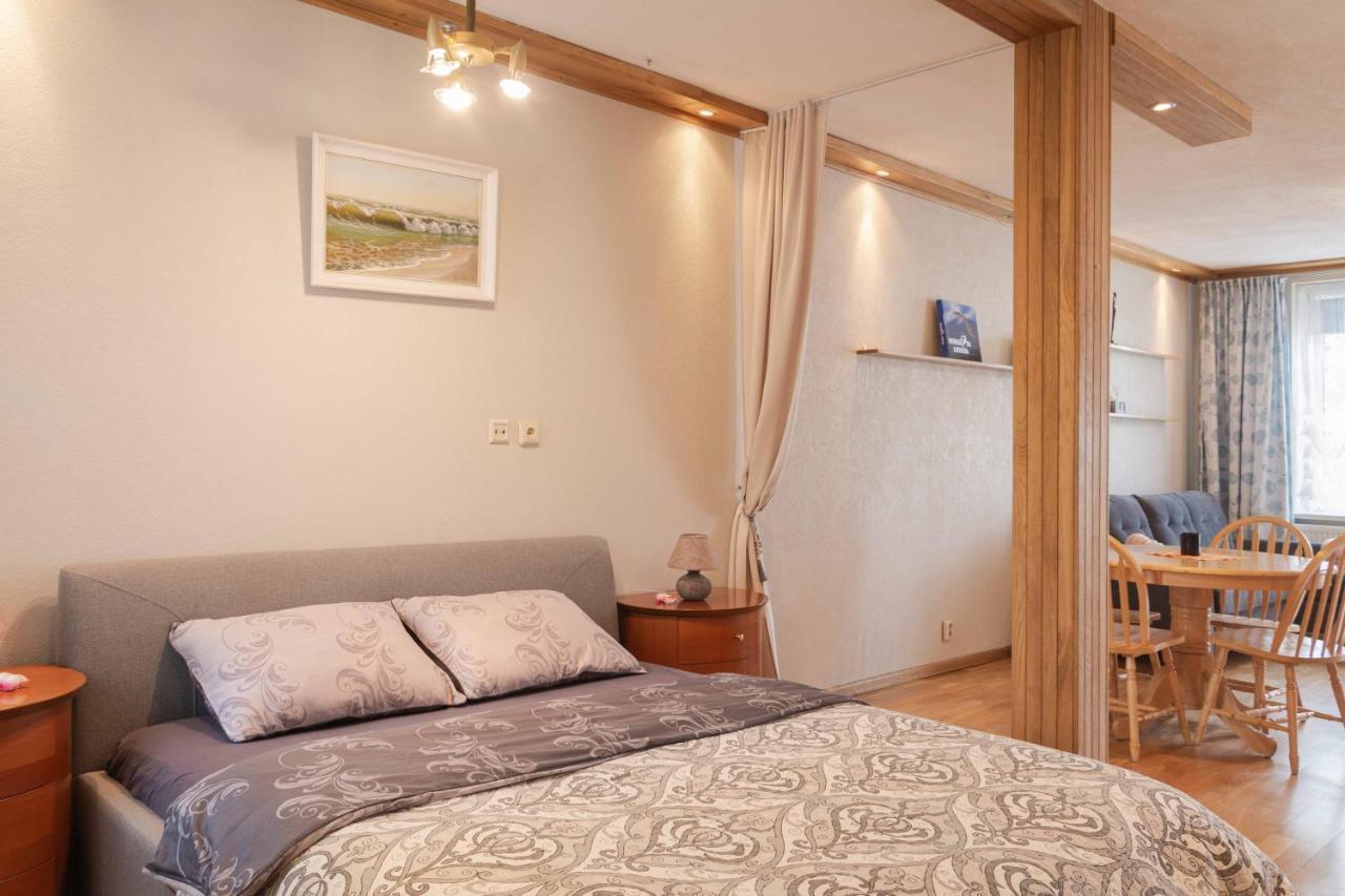 Cozy One Room Apartment With Yard Juodkrantė Екстериор снимка